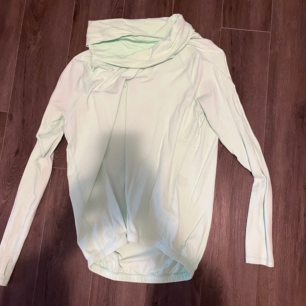 Lululemon turtleneck